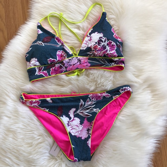 HP! 🥳 BCBGeneration Swim Suit - Picture 4 of 7